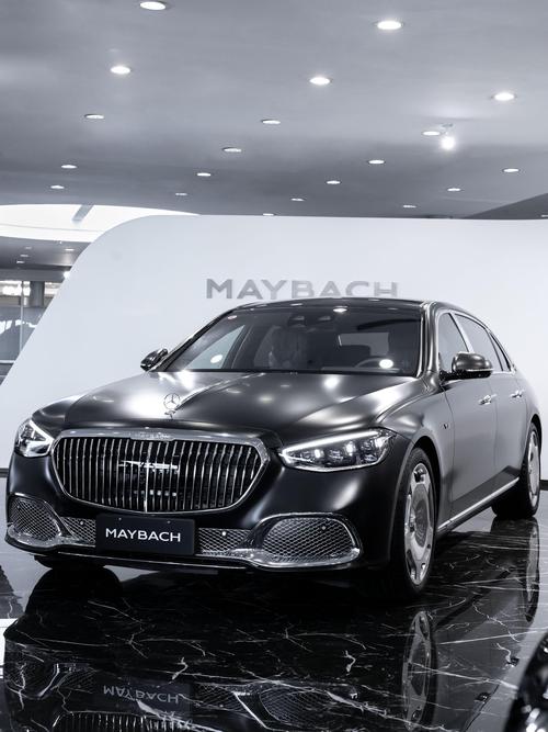 成都327岚图汽车的售后服务让用户无忧出行，迈巴赫未来的豪华车趋势