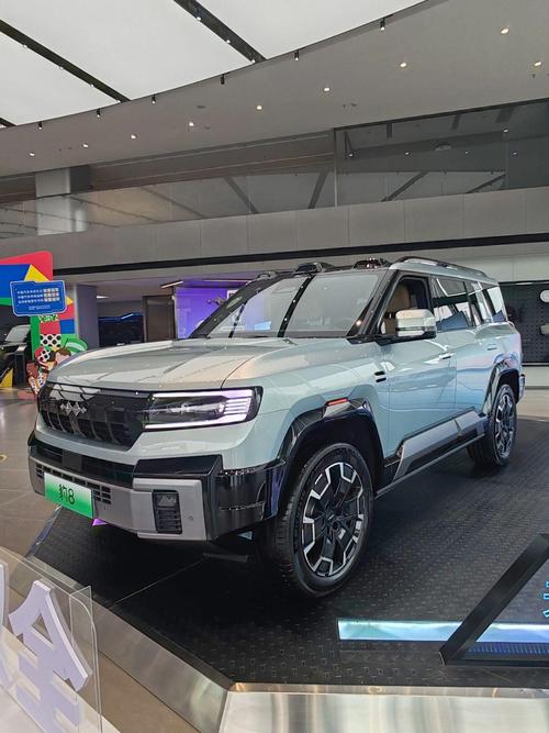 成都327比亚迪方程豹硬派越野的爆款，英菲尼迪35周年与你共成长